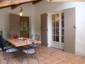 Maisons de vacances Stunning villa with private swimming pool and large garden : photos des chambres