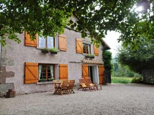 Maisons de vacances Beautiful Holiday Home in La Chapelle aux Bois with Garden : photos des chambres