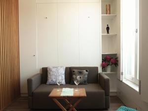 Carlos Alberto Balcony APT