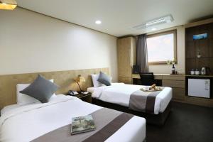 Phòng Tiêu Chuẩn 2 Giường Đơn  (Standard Twin Room)