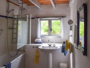 Maisons de vacances Cottage in Dordogne with Pool & Views : photos des chambres