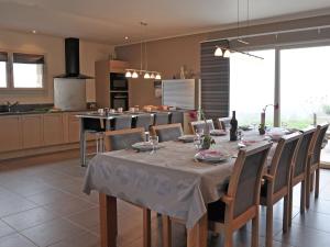 Villas Luxurious Villa in Thermes Magnoac with Heated Pool : photos des chambres