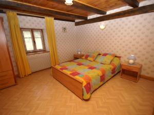 Maisons de vacances Spacious Holiday Home near Forest in Esmouli res : photos des chambres