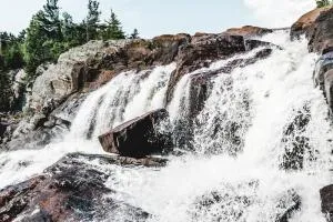 High Falls Bay Cottages, Camping & Waterpark - MacTier