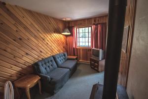 High Falls Bay Cottages, Camping & Waterpark