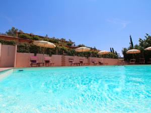 Farmhouse in Montalto near Sandy Beach