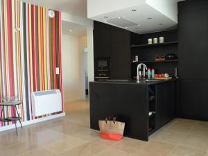 Villas Modern villa with private pool in Malauc n : photos des chambres