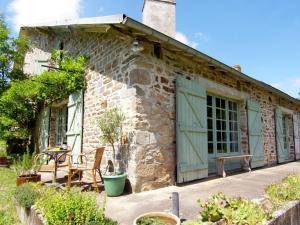 Maisons de vacances Charming Cottage in Ladignac le Long with Garden : photos des chambres