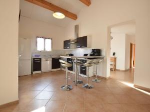 Villas Luxurious Villa in Thueyts with Private Pool : photos des chambres