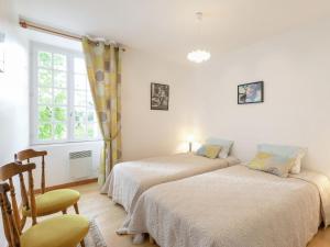 Maisons de vacances Holiday home with pretty terrace and garden, near the Paimpont forest : photos des chambres