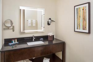 King Room - Mobility Access/Non-Smoking room in Wingate by Wyndham Miami Airport