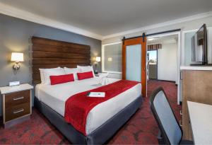 King Suite with Bunk Beds room in Desert Palms Hotel & Suites Anaheim Resort