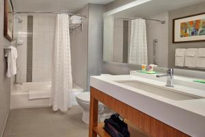  Queen Room with Two Queen Beds - Disability Access/Bathtub room in Hyatt Place State College