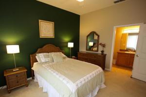 Three-Bedroom Apartment room in 615 Bahama Bay