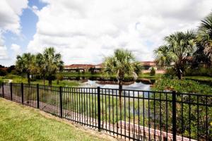 Four-Bedroom Apartment room in 3081 Encantada