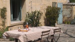Maisons de vacances Mas Blauvac avec piscine, Entre Uzes Pont du Gard : photos des chambres