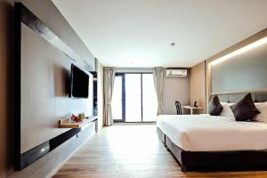 Superior King Room room in Three Sukhumvit Hotel (SHA Extra Plus)