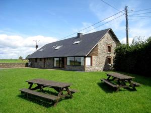 Beautiful Farmhouse in Longchamps with Garden