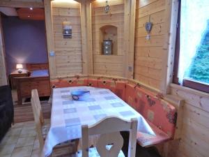 Chalets Quaint Chalet in Ventron with Roofed Terrace : photos des chambres