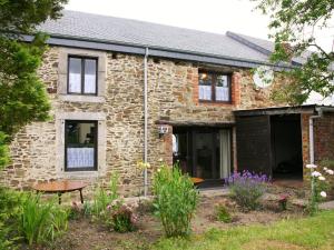 Cottage in Winenne with Garden