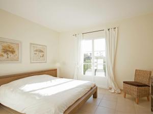 Villas Luxury villa with private pool near Uz s : photos des chambres