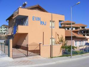 Guest House Evin Rai