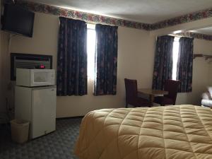 Baxter Inn 4 Less