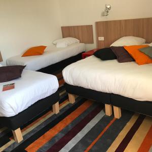 Hotels Kyriad Direct Agen : Chambre Quadruple Standard