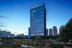 DoubleTree by Hilton Hotel Shenzhen Longhua, Near MTR Qinghu, Shenzhen North Railway, Uniwalk & Uniworld Shopping Mall, Sam's Club, Shenzhen Art Museum New Venue, Costco