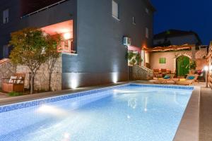 Villa Šima- luxury apartment with private pool