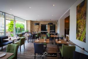 Hotels Logis Hotel Le Cheval Blanc : photos des chambres