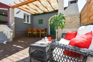 Villa Šima- luxury apartment with private pool