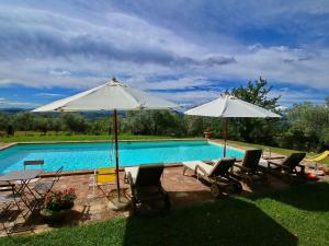 Ferienhaus Rustic Farmhouse in Todi with Swimming Pool Chioano Italien