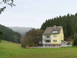 Talu Cozy Holiday Home situated in Niedersalwey with Pond Eslohe Saksamaa