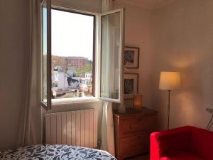 Top-floor Apartment, 4 metro stops from the Colosseum
