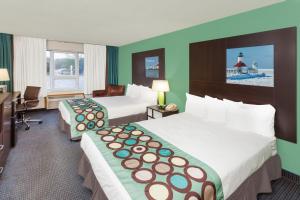 Twin Room with 2 Queen Beds, Exterior Corridor, Non-Smoking room in Super 8 by Wyndham Stevensville
