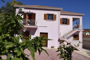 Iris Apartments Ithaka Greece