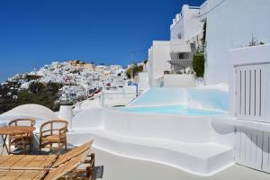 Cocoon Suites Santorini Greece