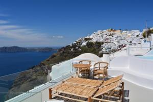 Cocoon Suites Santorini Greece