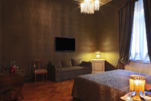 Deluxe Triple Room room in Hotel Locarno