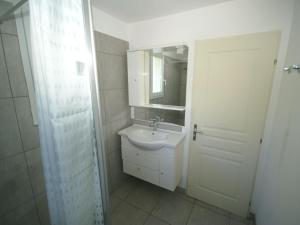 Appartements Apartment in Moriani-Plage near the Beach : photos des chambres