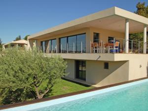 Upbeat villa in Rochefort-du-Gard with private pool