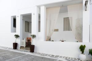 Ostria Studios Milos Greece