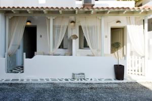 Ostria Studios Milos Greece