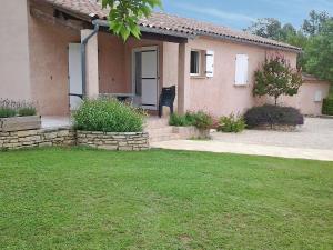 Villas Relaxing Villa Stay in Saint-Victor : Villa 3 Chambres