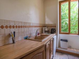 Maisons de vacances Cottage in an old remote farmhouse near Ch teauroux : photos des chambres