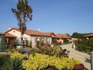 Luxe villa in Les Forges with BBQ Garden