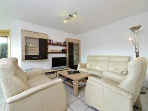 Cozy Holiday Home in Diemelsee with Private Garden