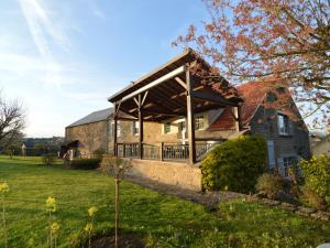 Maisons de vacances Modern Holiday Home in Vault de Lugny with Meadow View : photos des chambres