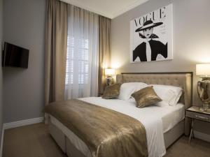Tailor Two-Bedroom Suite 